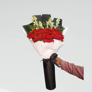 Red Rose Flowers With White Glade Bouquet